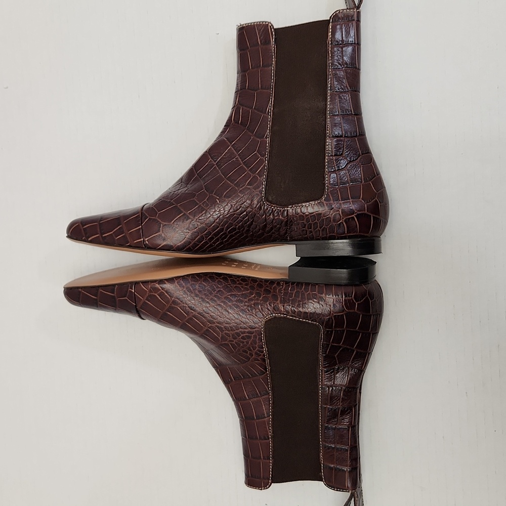 Chic Crocodile-Embossed Ankle Boots in Brown - Picture 4 of 8